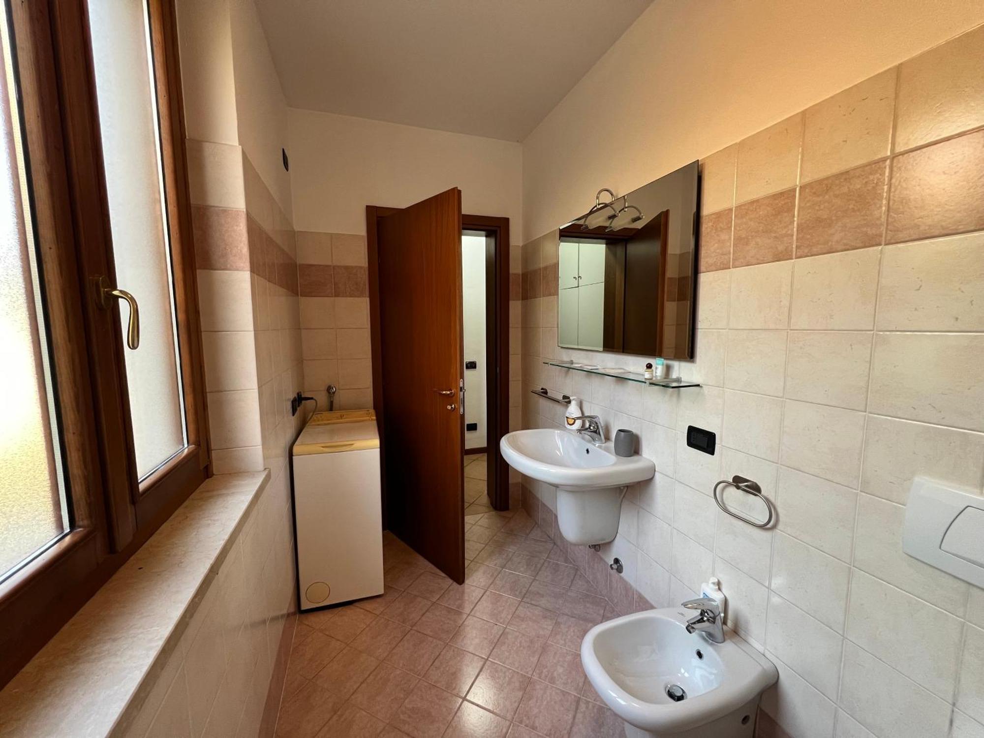 Magic Desenzano Apartment Дезенцано-дель-Гарда Экстерьер фото